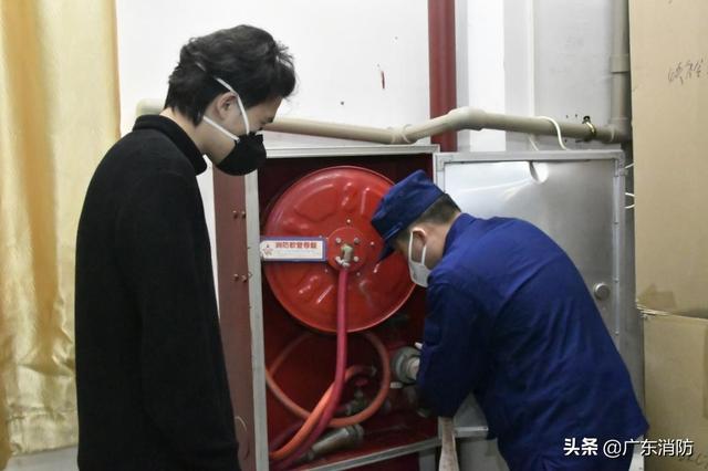 广东中山：每日坚守只为确保口罩生产企业消防安全
